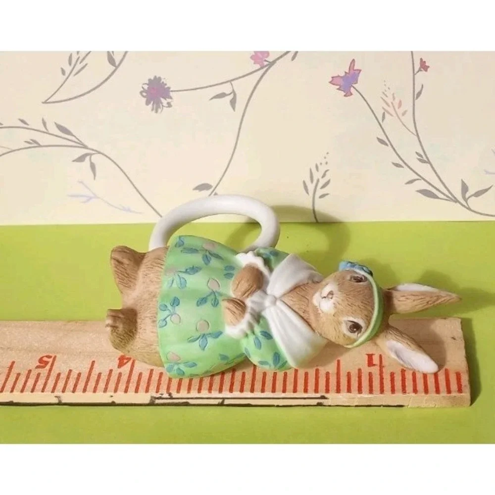 Vtg Bunny Rabbit Napkin Rings Boy‎ Girl Easter Spring Table Decor 4 pc Bisque